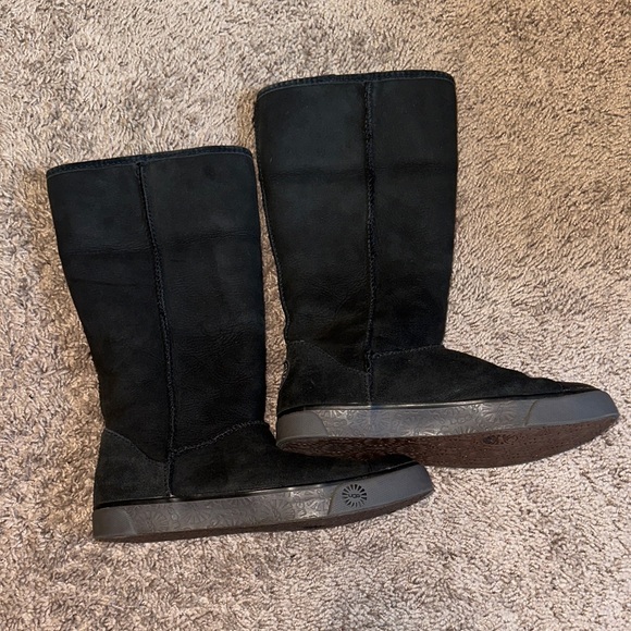 UGG Shoes - UGG Black Winter Boots with Rubber Soles And Toe cap Size 6.5